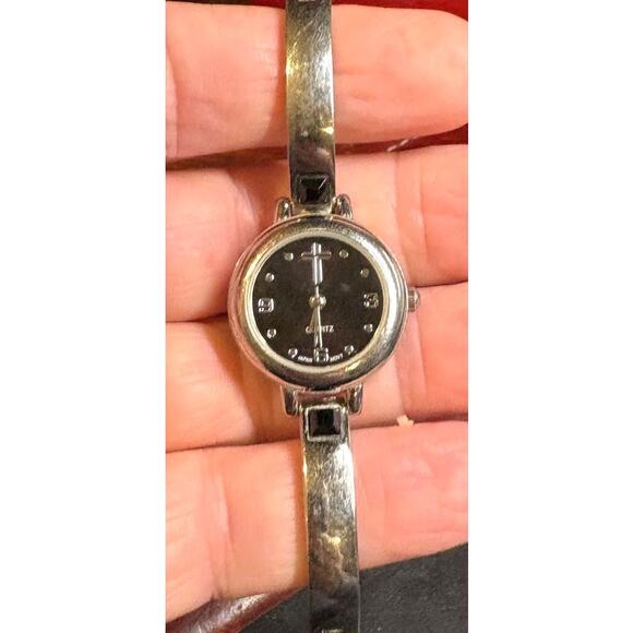 Women's 25mm silver Tone Have Faith Watch, Bracelet Band, Cross at 12:00 - Picture 2 of 3